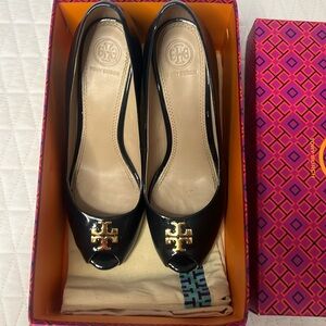 Tory Burch navy blue wedge peep toe